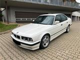 BMW M5 e34 - BMW M5: E34