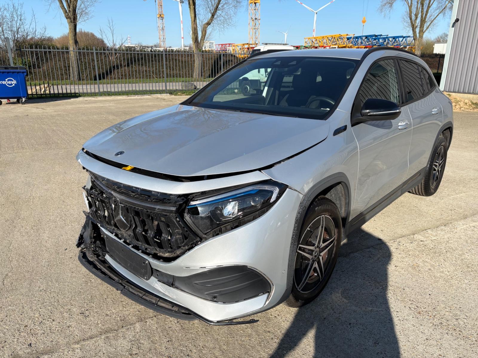 Mercedes-Benz EQA 250  AMG NIGHT PAKET / AMBIENTE LICHT