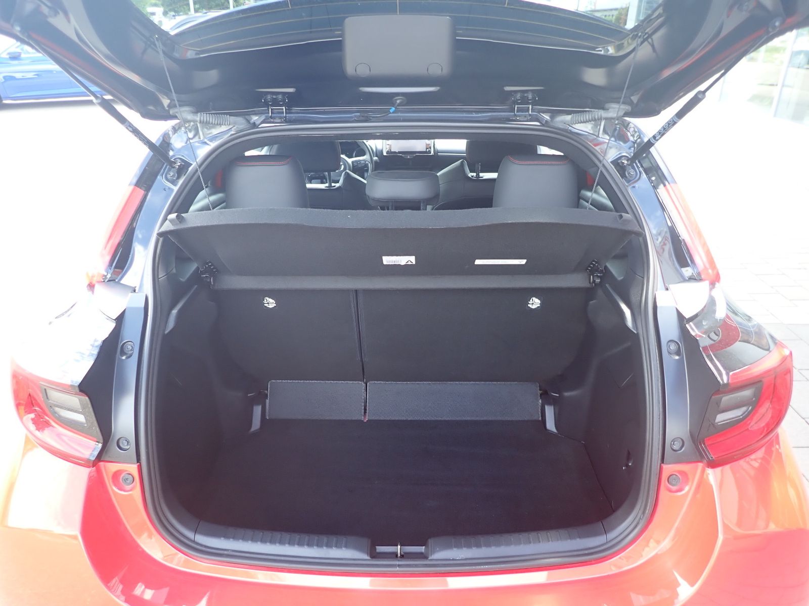 Fahrzeugabbildung Toyota Yaris Hybrid Premiere Edition/KLIMA/GJR/KAMERA