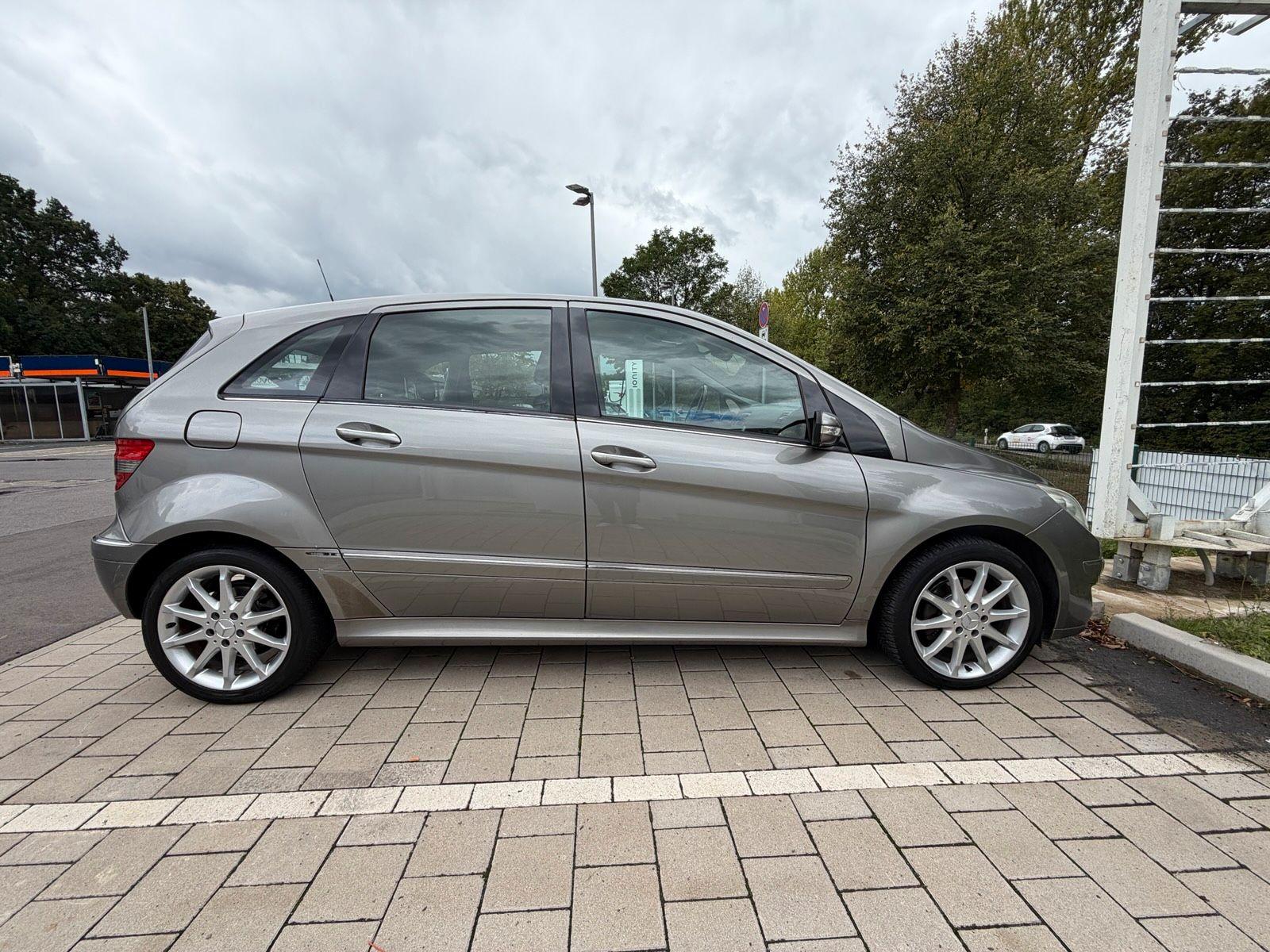 Mercedes-Benz B 200