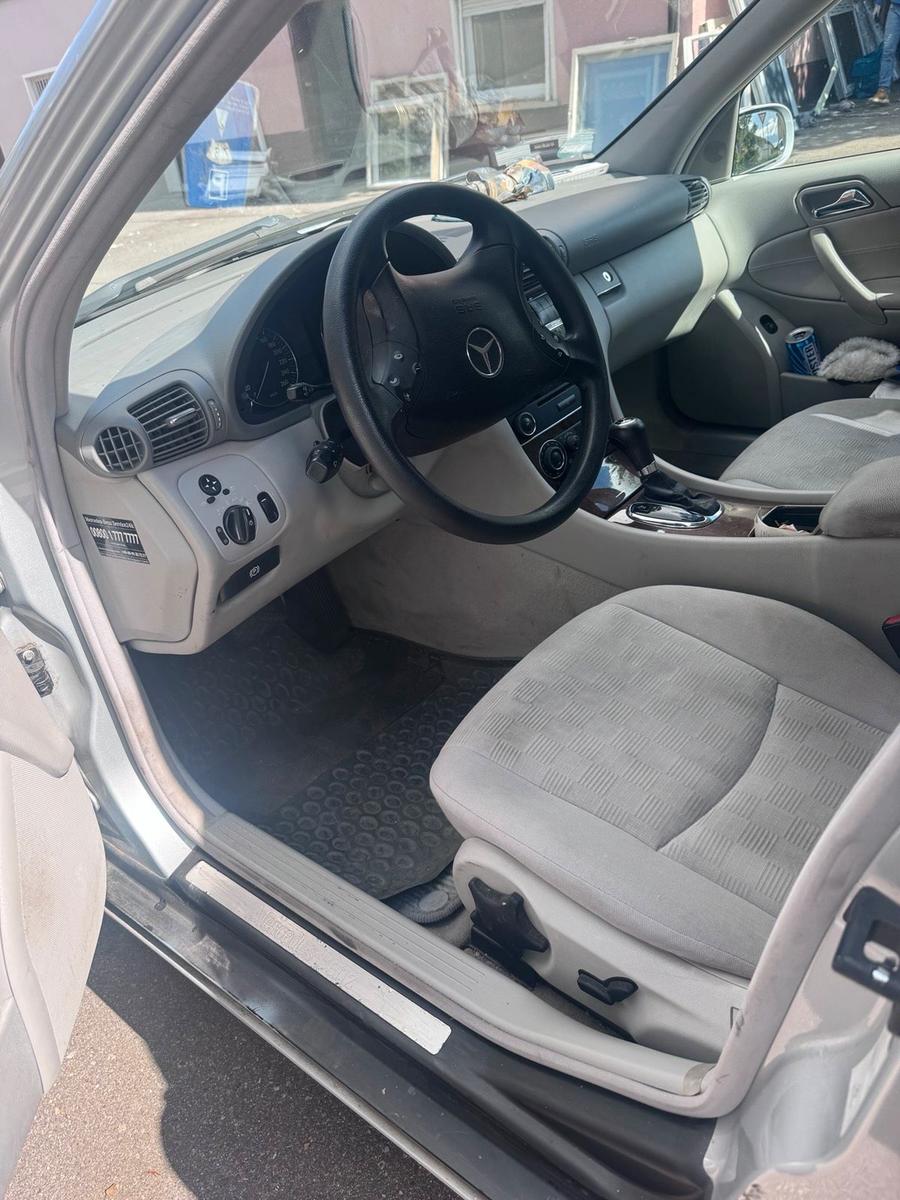 Mercedes-Benz C200 2006 — photo 5