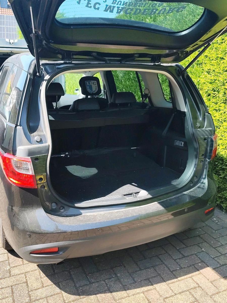 Mazda 5 2011 — photo 7