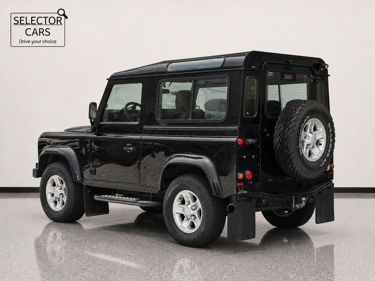 LAND ROVER DEFENDER 90 TD5 122CV - STATION WAGON - BVM - ATTELAGE FIXE