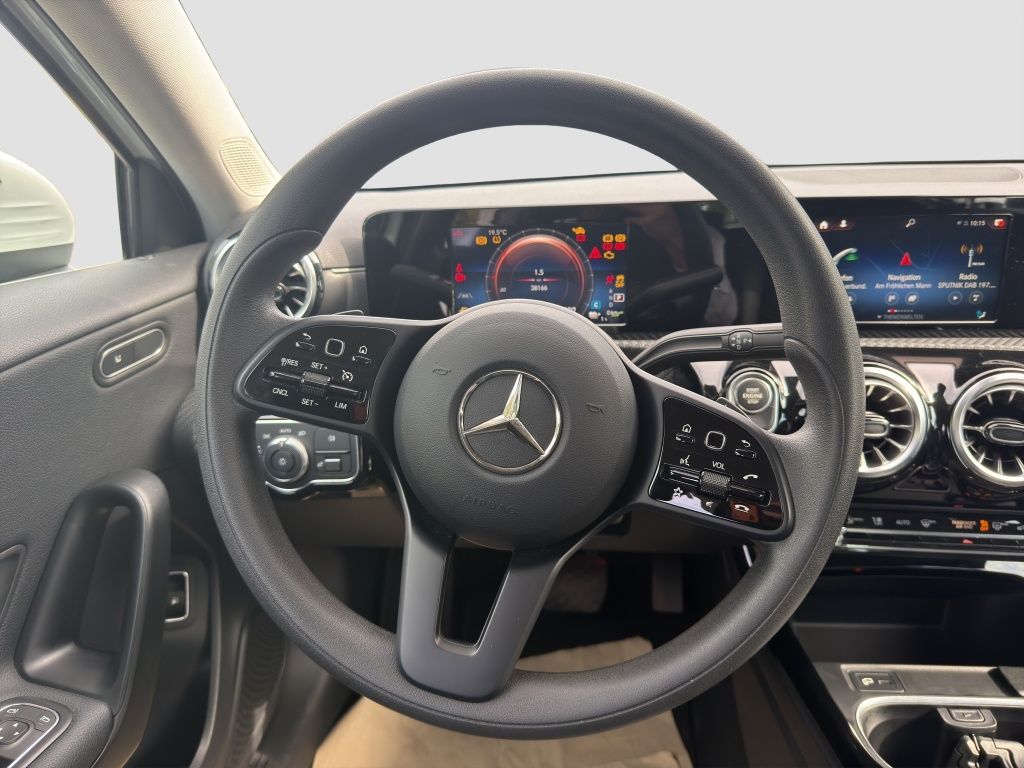 Fahrzeugabbildung Mercedes-Benz A 250 e Kompaktlimousine LED*Nav*SpurH*PDC*RFK