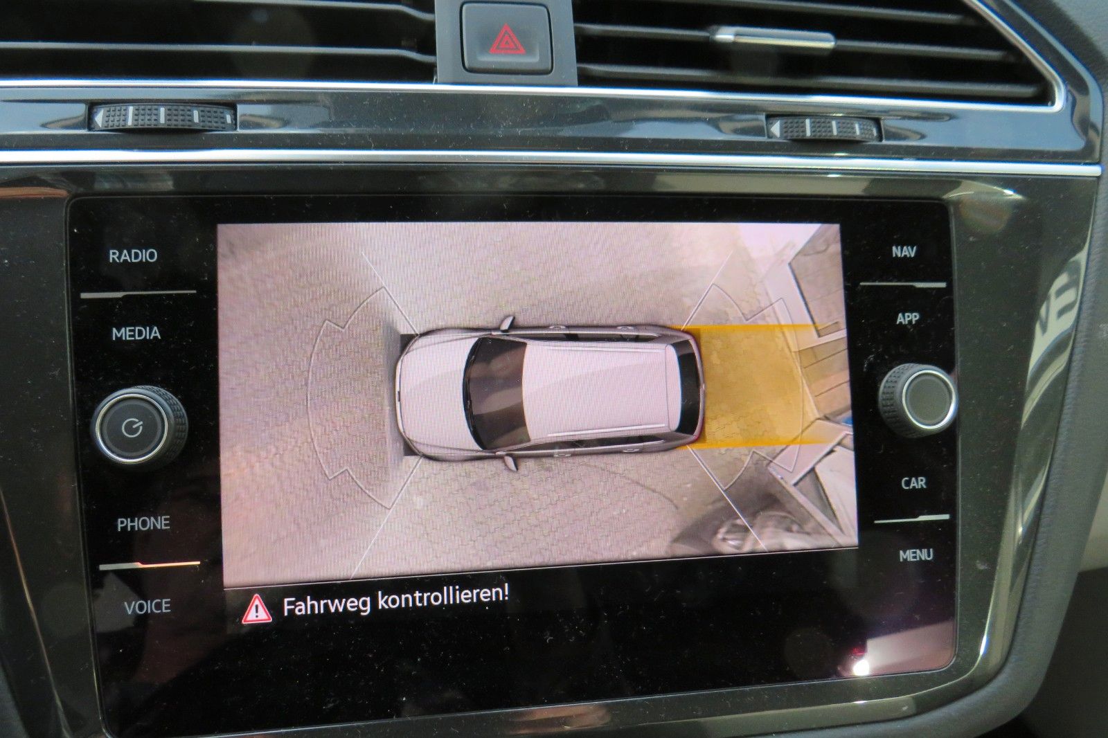 Fahrzeugabbildung Volkswagen Tiguan TSI DSG ELEGANCE 19-ZOLL MATRIX 360` 1.HD