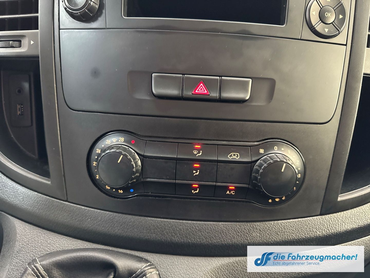 Fahrzeugabbildung Mercedes-Benz Vito Kasten 111 CDI FWD lang BlueTEC  SHZ Parkle