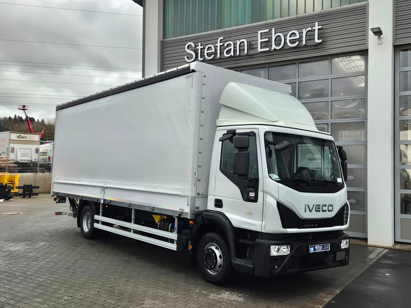 Fahrzeugabbildung Iveco Eurocargo ML140E25/P LBW 1.500kg 7.280mm