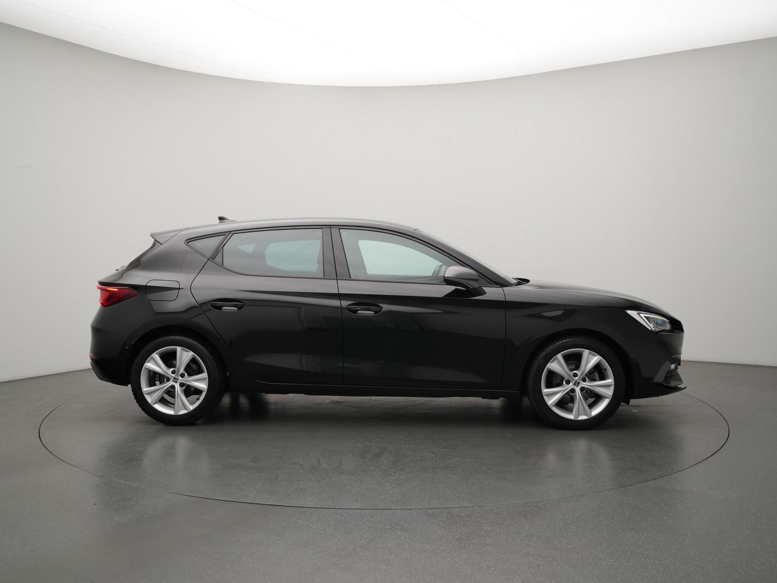Seat Leon FR NAVI VIRT ACC KAM SHZ CARPLAY LED PDC