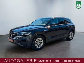 Volkswagen Touareg - 1