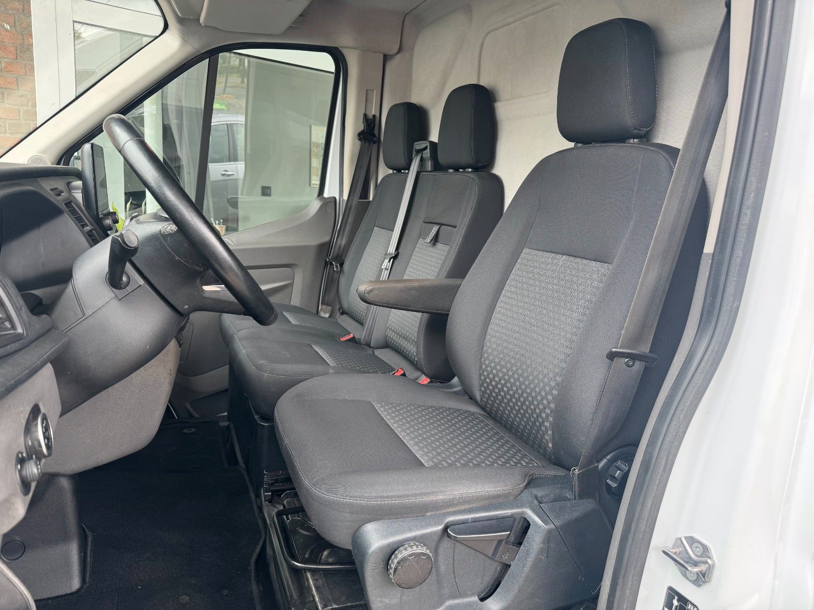 Fahrzeugabbildung Ford Transit Kasten 350 L4 H3 Navi/AHK/Klima/1.Hd