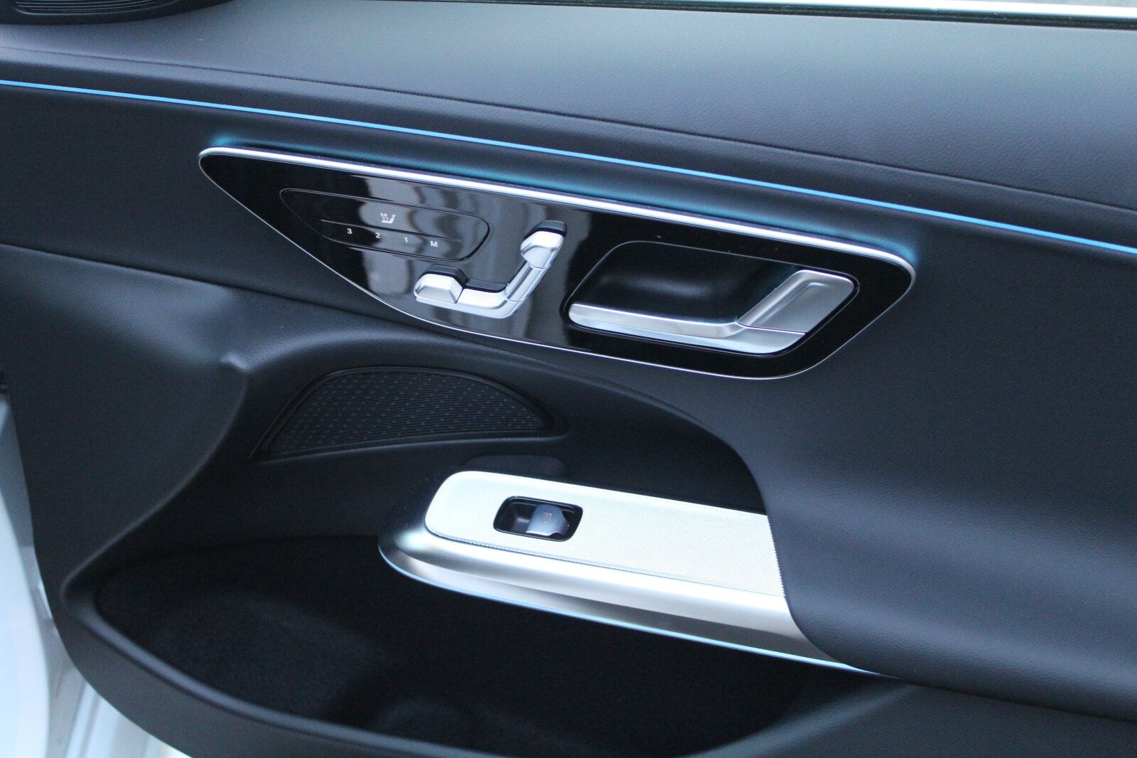Mercedes-Benz E 300 T e Avantgarde AHK+360KAMERA+DIGITAL-LIGHT foto 17