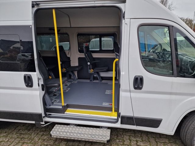 Fahrzeugabbildung Fiat Ducato Rollstuhltranporter Lift 4 Rollstühle