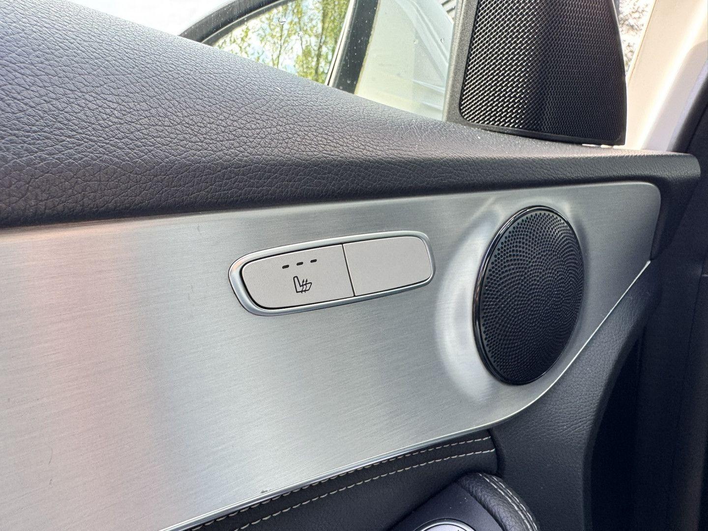 Mercedes-Benz C350 2015 — photo 21