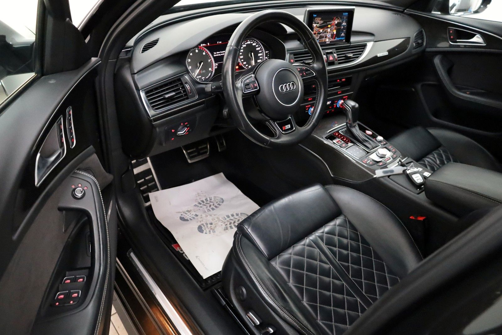 Fahrzeugabbildung Audi S6 Avant 4.0 TFSI quattro Leder,Navi,Matrix-LED