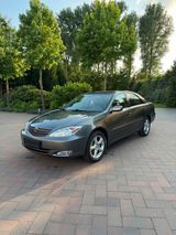Toyota Camry 2.4 TÜV 01.2027 - Toyota Camry mit Benzin-Antrieb: Limousine, Automatik