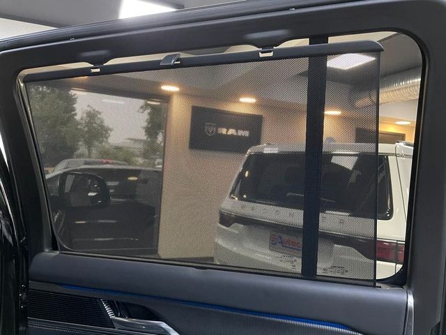Fahrzeugabbildung Jeep GRAND WAGONEER OBSIDIAN 6.4L V-8  SOFORT!!!