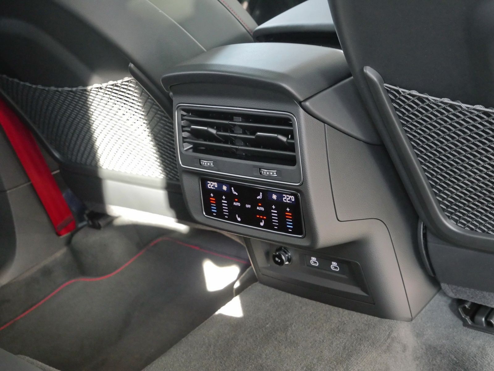 Audi SQ8 - Bild 17
