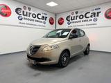 Lancia Ypsilon 1.2 69 CV 5 porte Silver 05/2014  - Lancia Ypsilon Silver mit Benzin-Antrieb