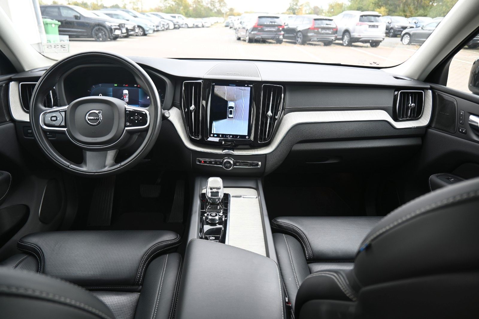 Fahrzeugabbildung Volvo XC60 Inscription T6 PHEV AWD*Luft*HUD*360°*STHZG