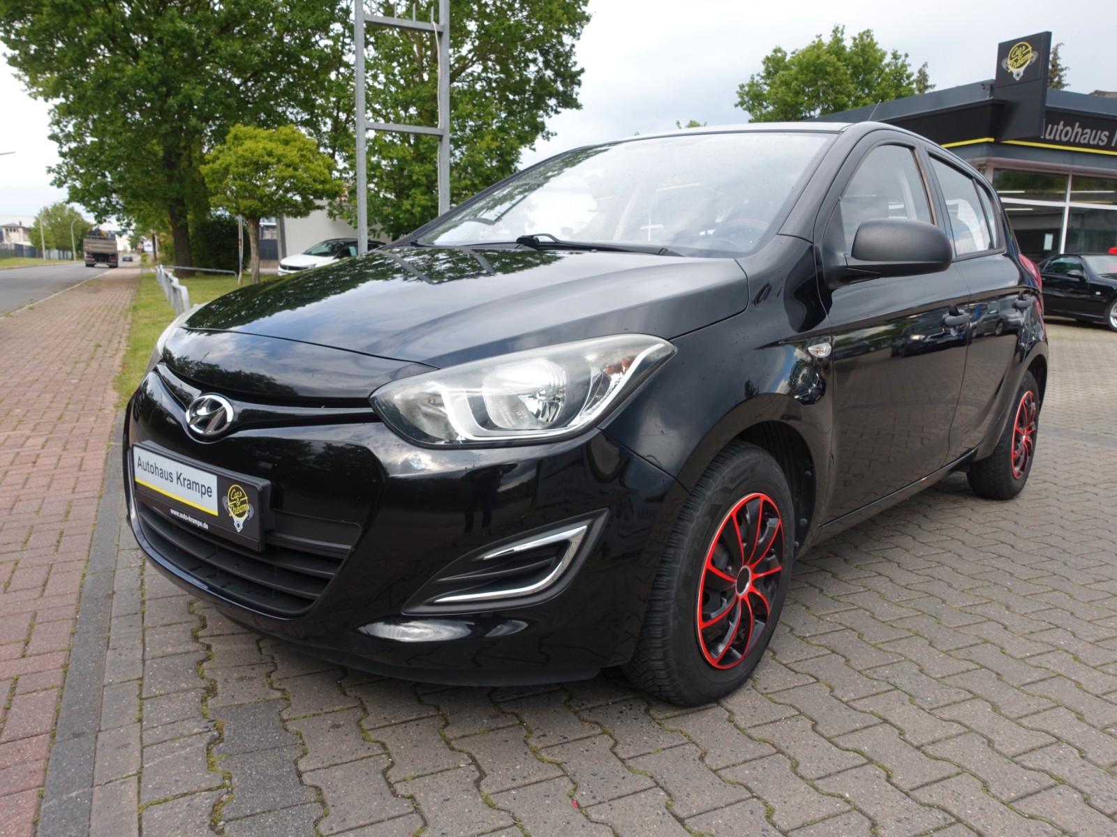 Hyundai i20 FIFA World Cup Edition Checkheft