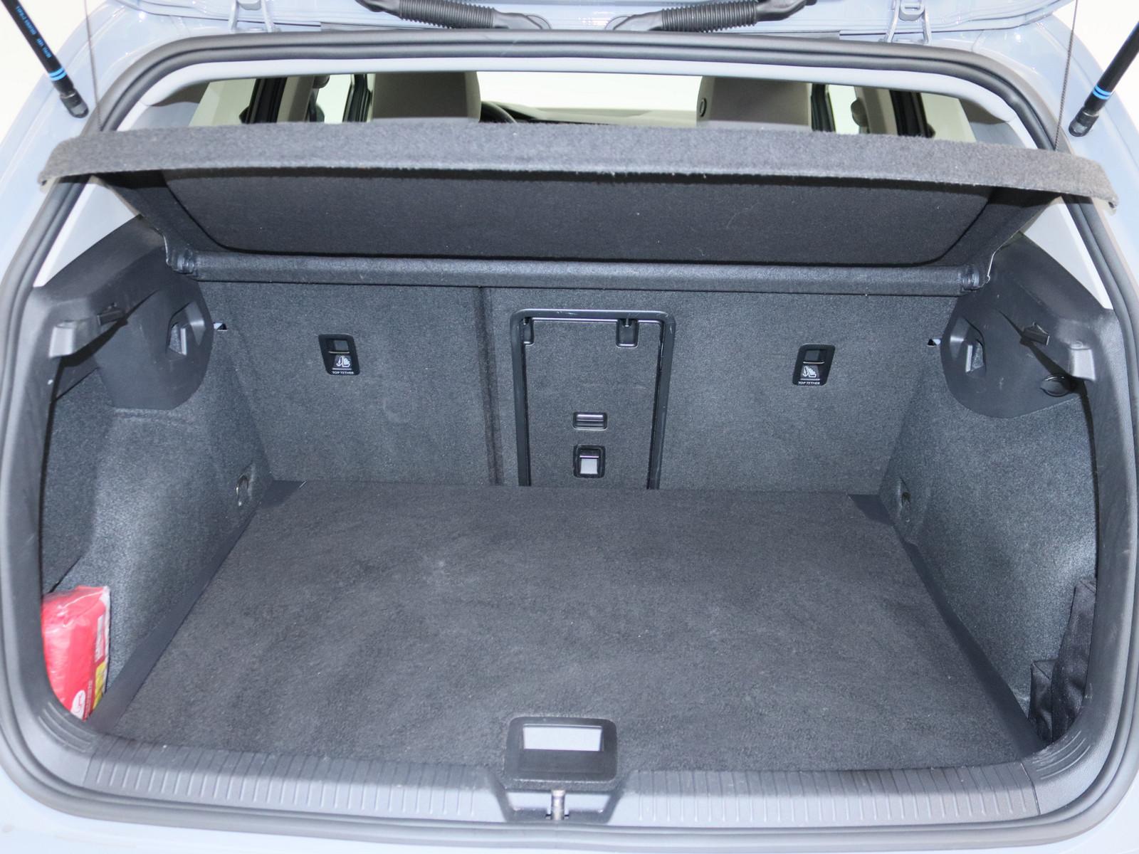 Volkswagen Golf VIII 1.0 TSI Life LED NAVI SHZ PDC MEMORY, миниатюра 9