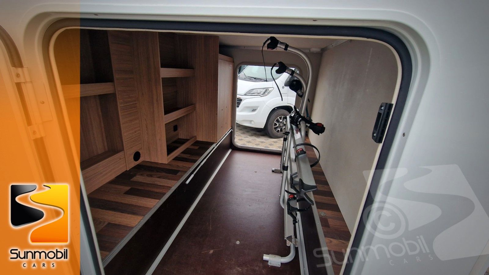 Fahrzeugabbildung Weinsberg CaraHome Cara Home 700 DG Radio Navi RFK