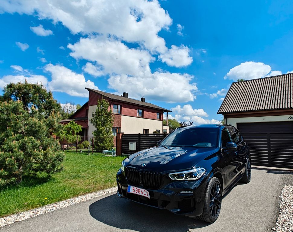 BMW M550