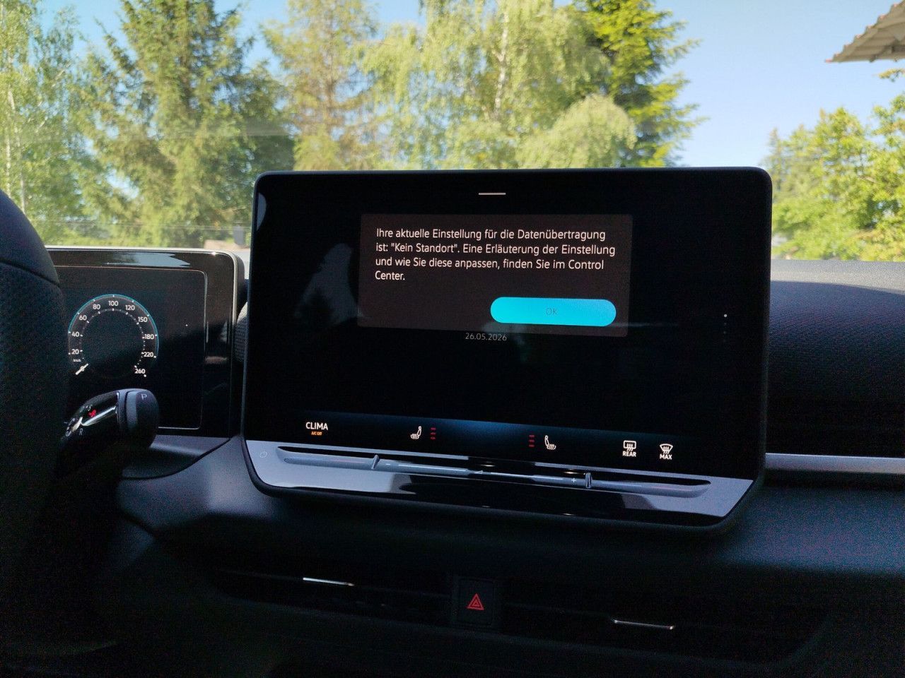 Fahrzeugabbildung Volkswagen T-ROC R-Line NF 1.5 B 110eTSID7F, AHK schwenkbar