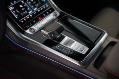 AUDI Q8 50 TDI S line | Pano | HuD | Carbon | B&O AUDI Q8 50 TDI S line | Pano | HuD | Carbon | B&O