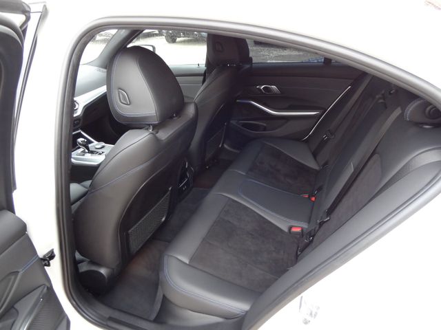 Fahrzeugabbildung BMW 320d xDrive M Sport/2.Hd/Leder/Navi/Kam/LED/