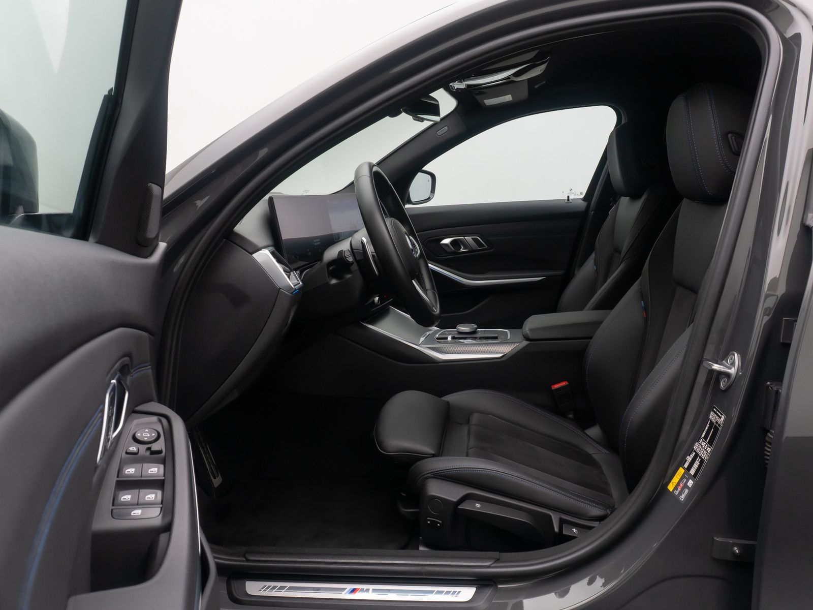 Fahrzeugabbildung BMW 330e xD M Sport HUD DAB Kamera HiFi Komf 19Zoll