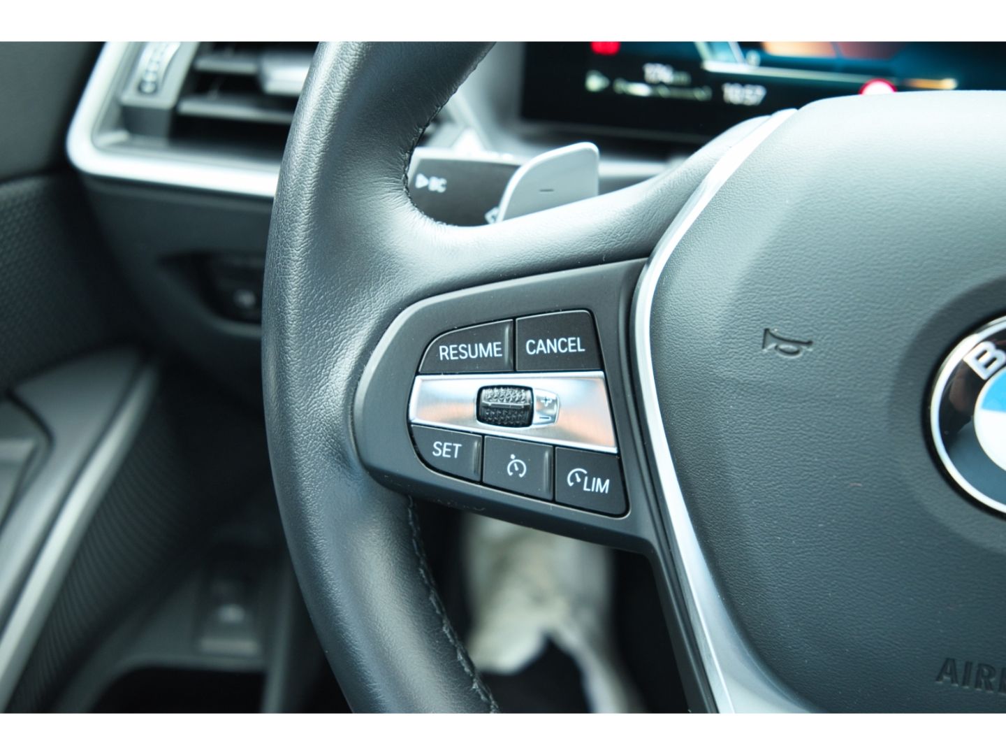 BMW 320 d xDrive Touring Navi LED SHz Apple CP foto 25