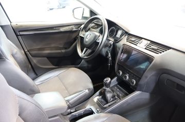 Skoda Octavia 2.0 TDI Style ACC+NAVI+TEILLEDER+PDC+ALU