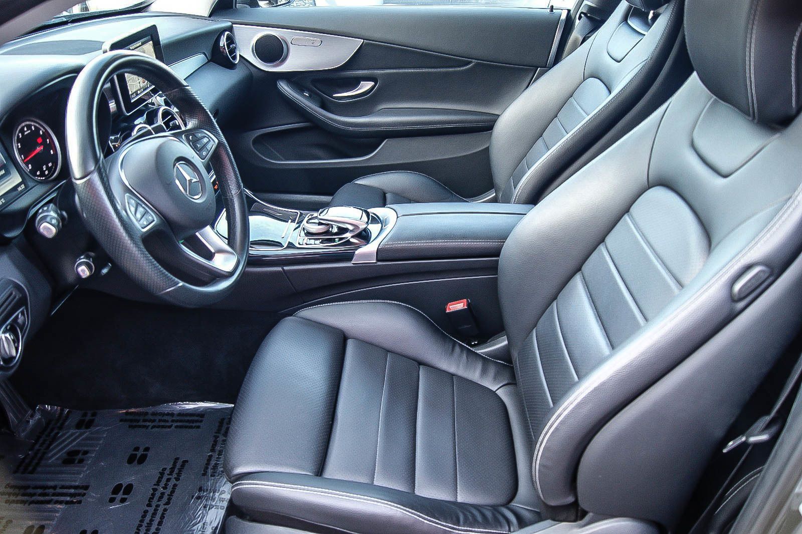 Fahrzeugabbildung Mercedes-Benz C 200 Coupe' Aut NAVIGATION PARKASSISTENT LEDER