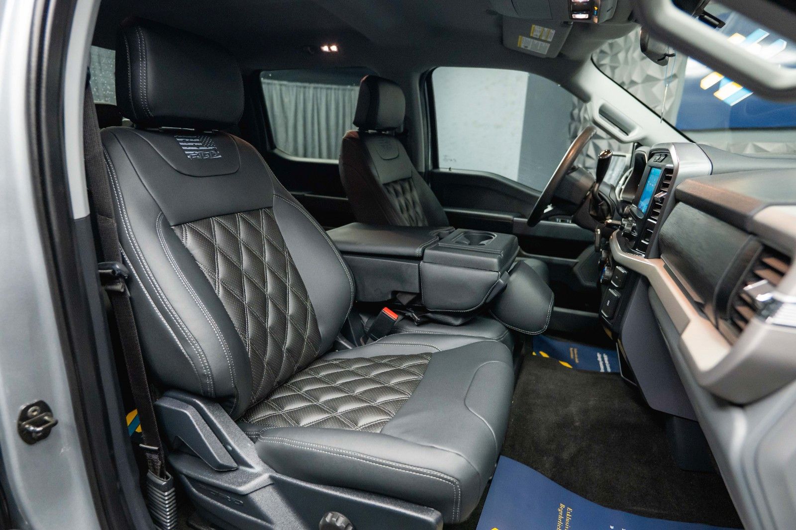 Fahrzeugabbildung Ford F150 5.0L V8 4x4 Offroad SuperCrew RAPTOR 19%