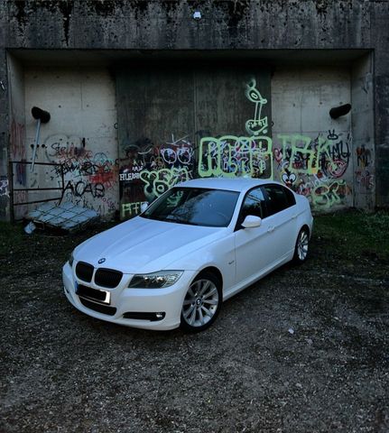 BMW e90 318i BJ 2009 / weiß