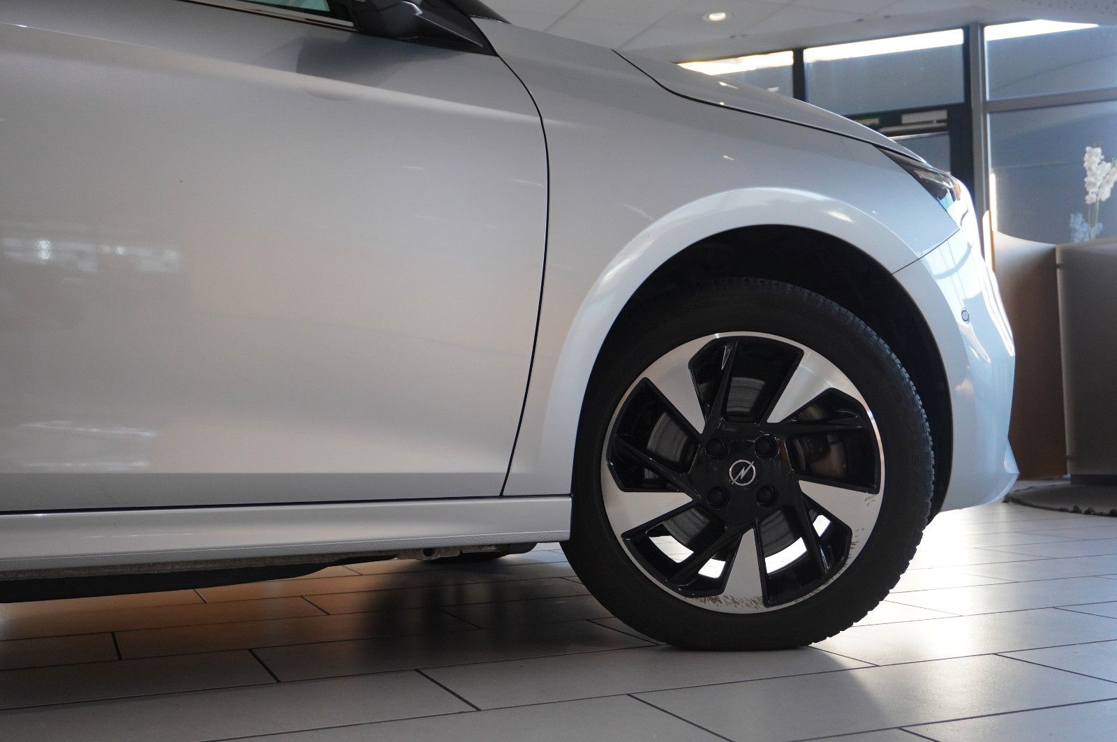 Fahrzeugabbildung Opel Corsa-e ELEGANCE 3-PHASIG NAVI/LED/KAMERA/SH/DAB