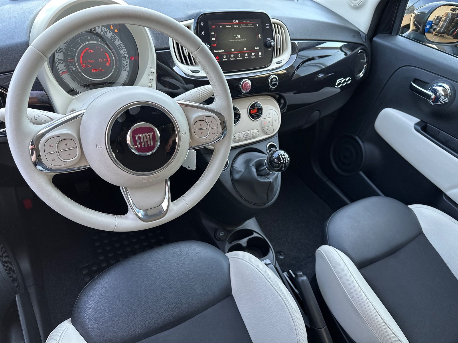 Fahrzeugabbildung Fiat 500C 1.0 GSE Mild-Hybrid Dolcevita CARPLAY