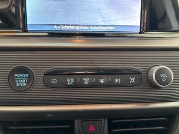 Ford Tourneo Courier Titanium