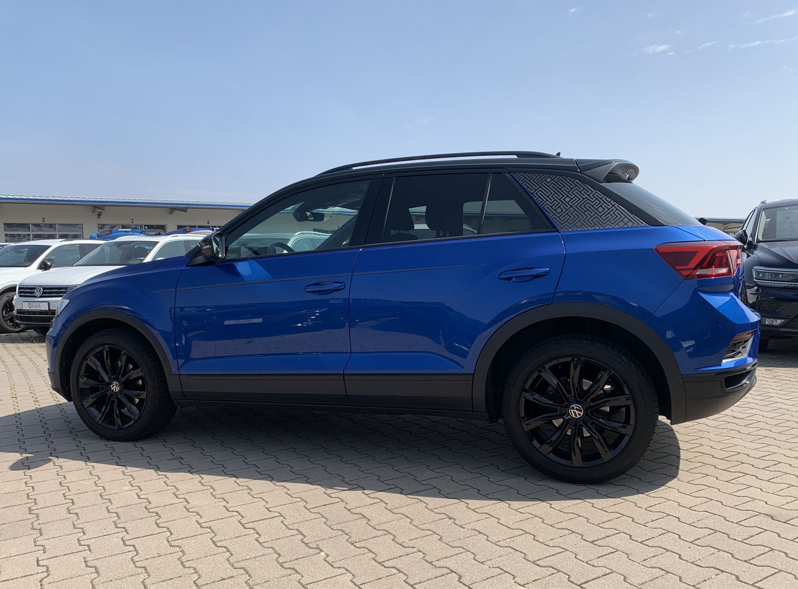 Fahrzeugabbildung Volkswagen T-Roc 1.5 TSI*Sport*LED*ACC*Spur*Navi*SHZ*