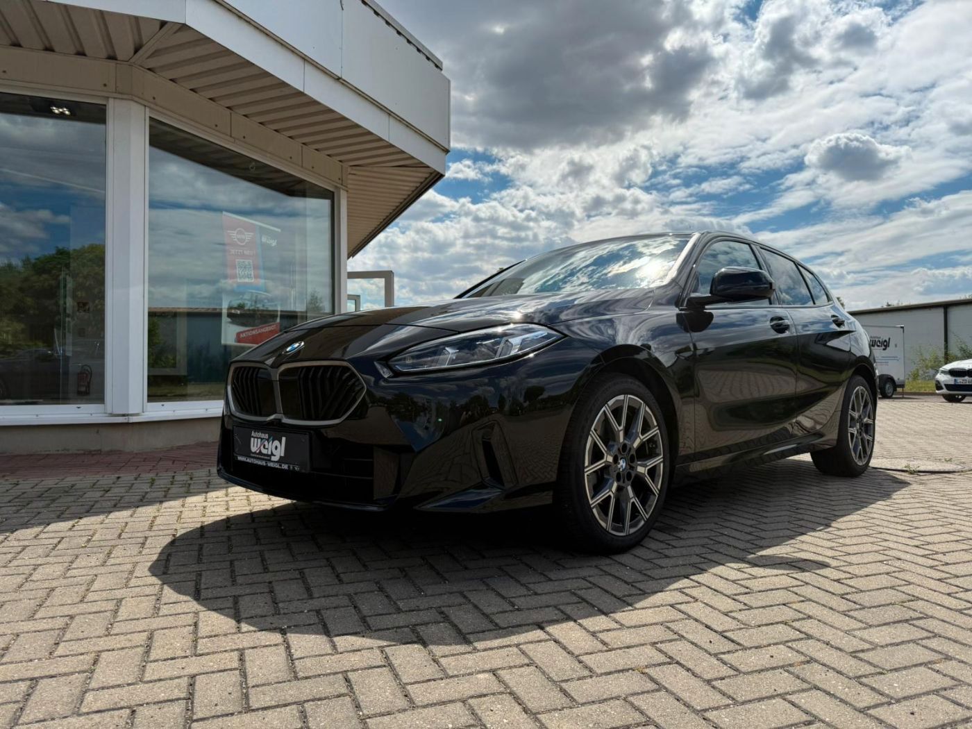 Fahrzeugabbildung BMW 120d +LED+Komfortzugang+DrivingAssist+Aktivsitz+