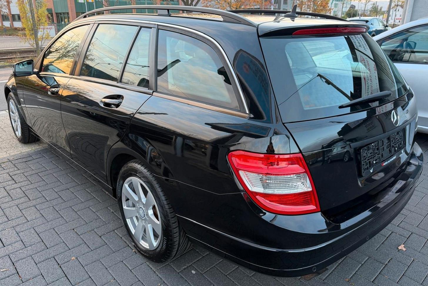 Mercedes-Benz C180 2010 — engine 1.597 cm³, 156 HP (115kW)