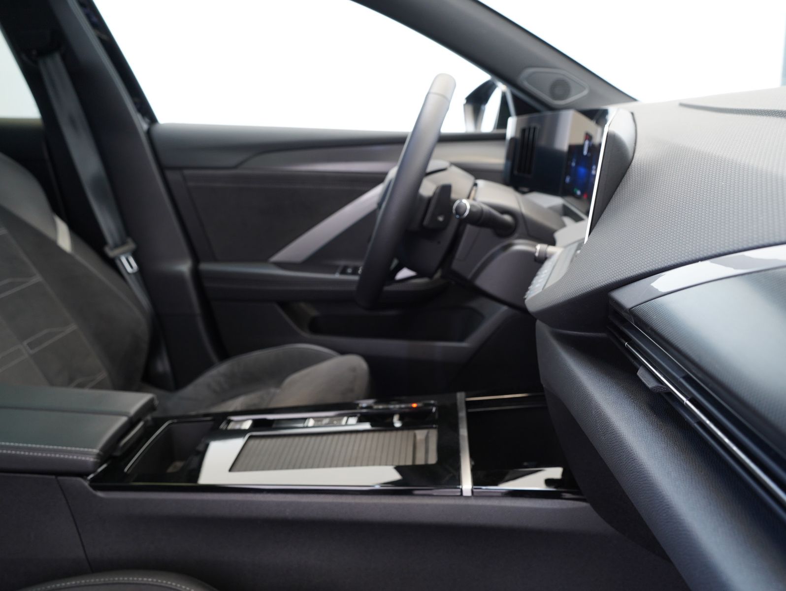 Fahrzeugabbildung Opel Astra L 1.5 D Sports Tourer GS Line PANO