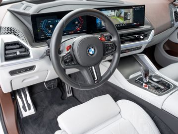 BMW XM - 5