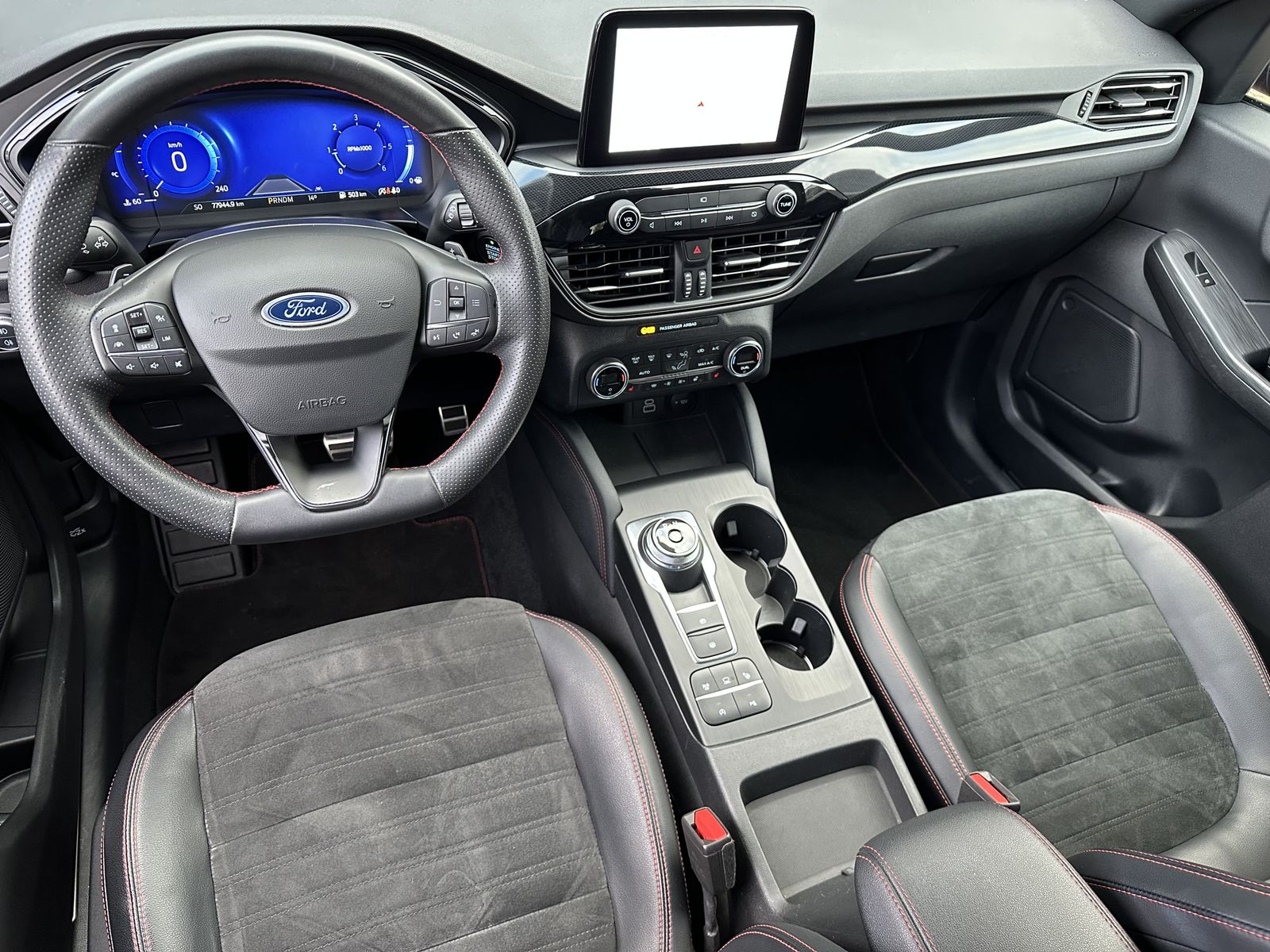 Fahrzeugabbildung Ford Kuga 2.0 EB 4x4 Aut.ST-LINE X NAV+LED+AHK+B&O+VC