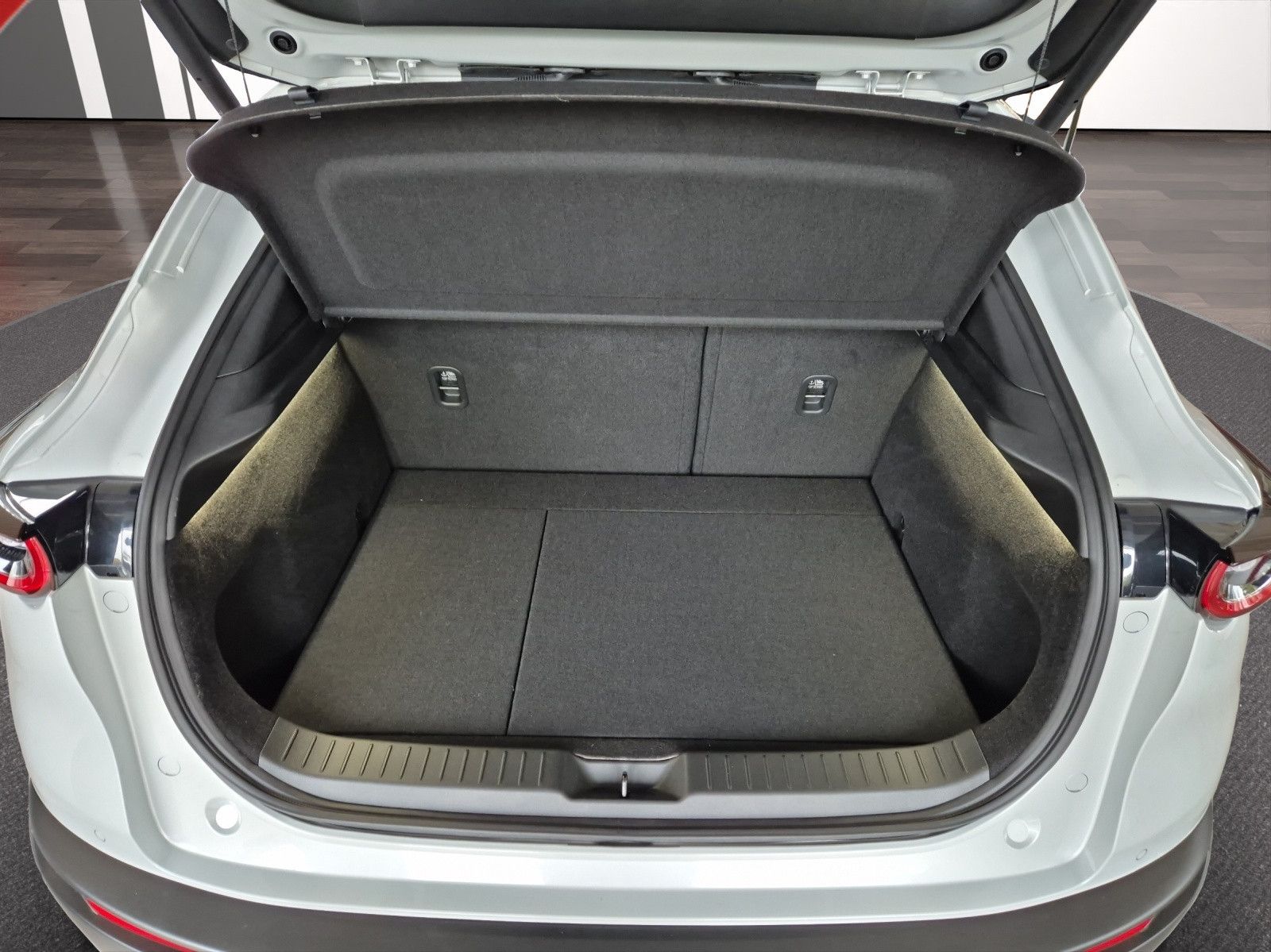 Fahrzeugabbildung Mazda CX-30 2.5L 140ps Homura/INKL.WINTERRÄDER