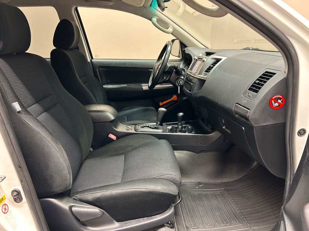 Toyota Hilux Double Cab 3.0 d 4x4 *AHK*DACHTRÄGER*NAVI*