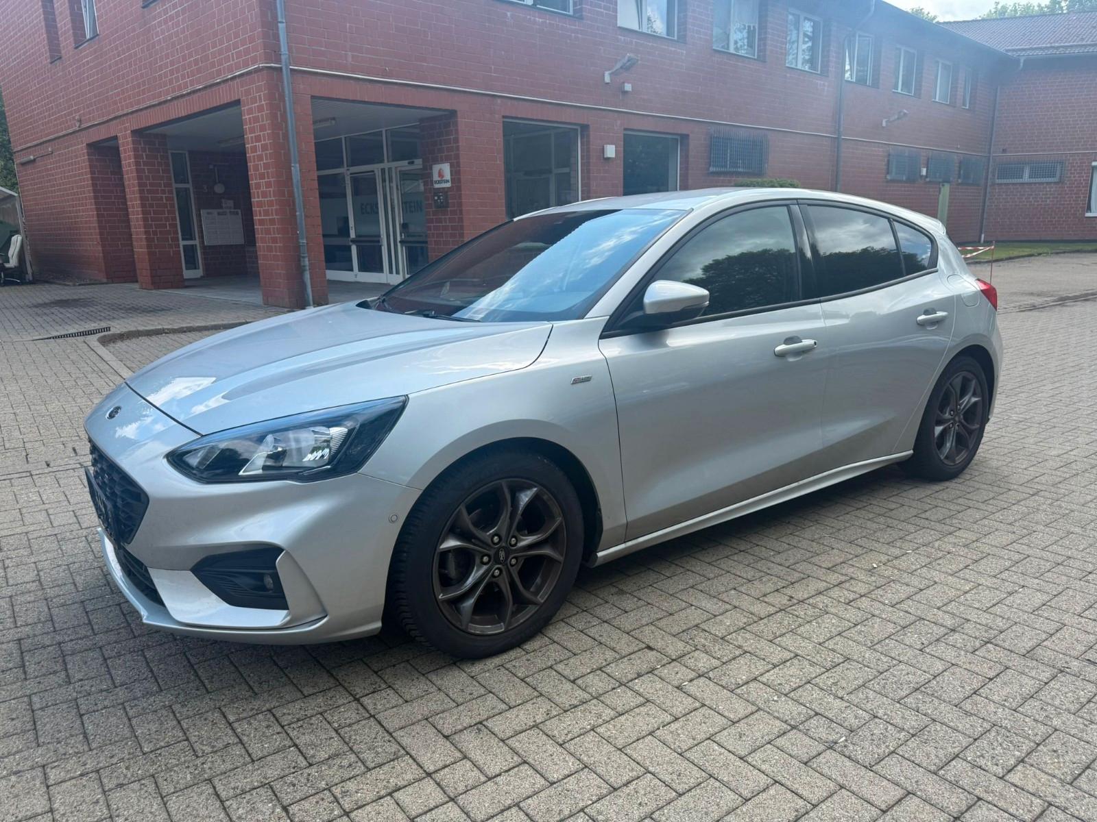 Ford Focus Lim. ST-Line - Tüv 10 / 2026 - Navi -