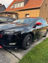 Ford Focus ST Line Ecoboost Black-Red-Edition - Ford Focus: ST Line Black