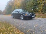 BMW E39 5er Schalter Limousine 525i - BMW 525 aus 2000: 525i